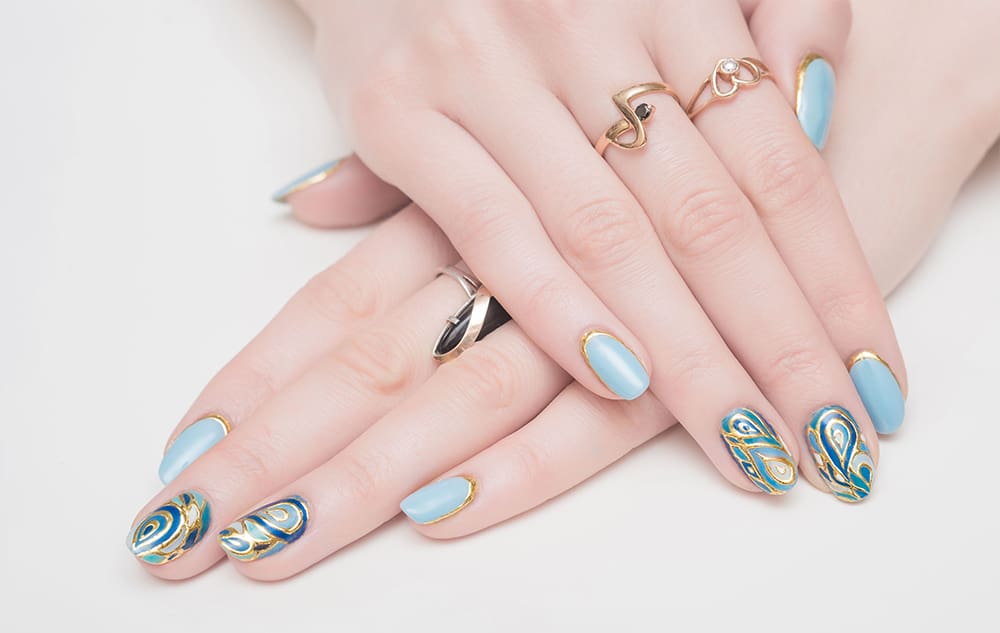 nails